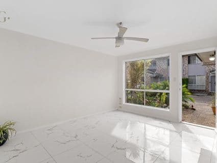 27/42 Murev Way, Carrara - Thumbnail 3