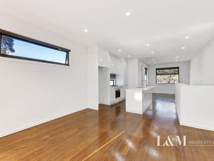 3/29 Collier Court, Strathmore Heights - Thumbnail 2