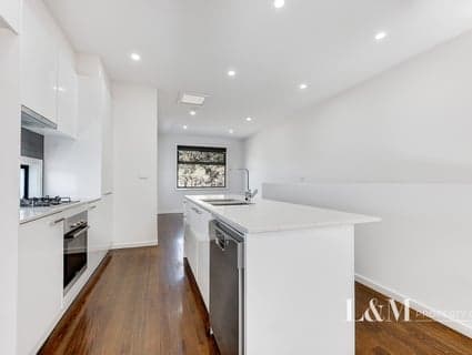 3/29 Collier Court, Strathmore Heights - Thumbnail 3