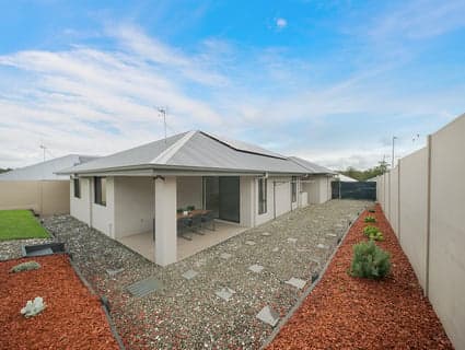 20 Brooker Drive, North Rothbury - Thumbnail 8