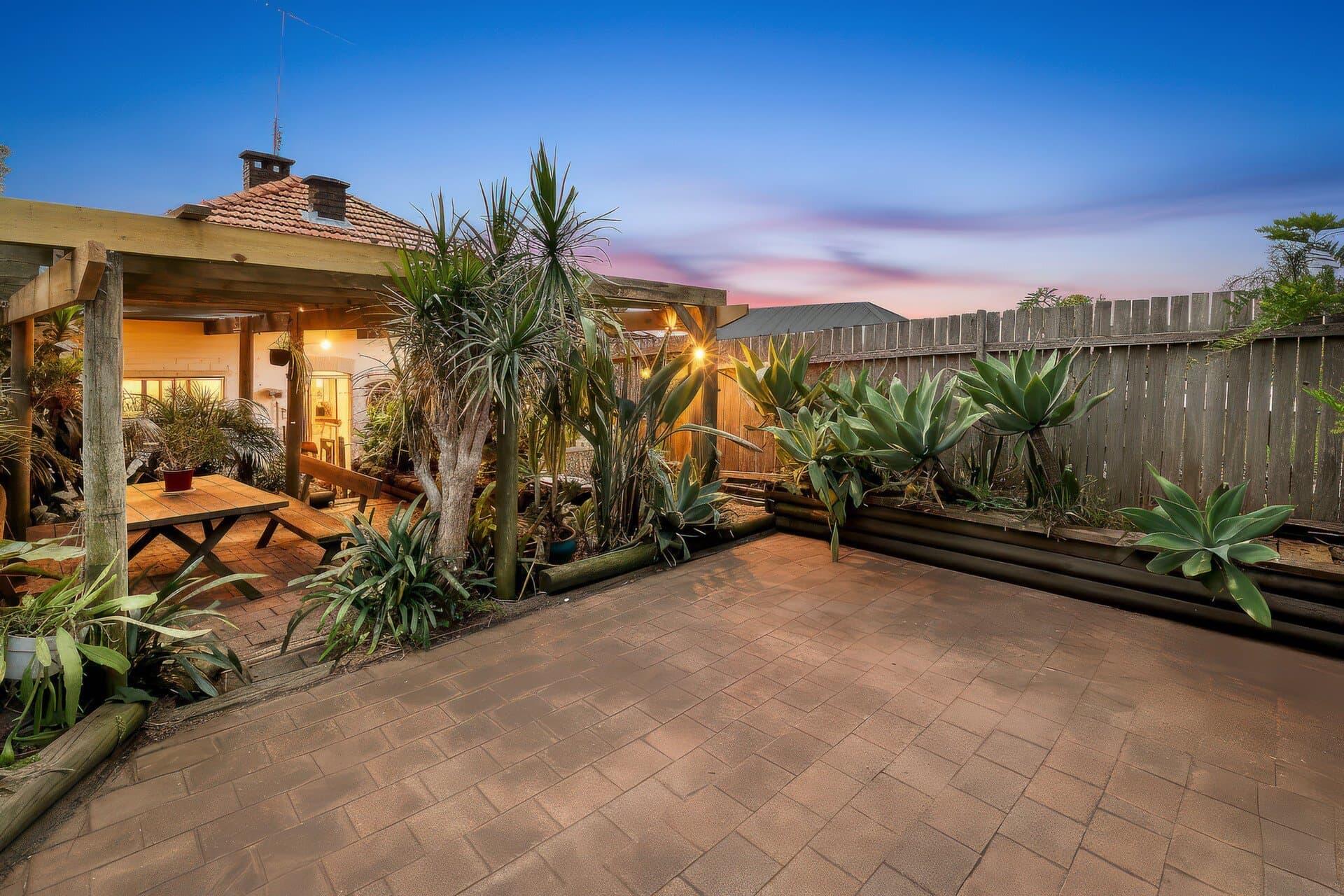 187 Sydney Road, Fairlight, Fairlight - Image 1