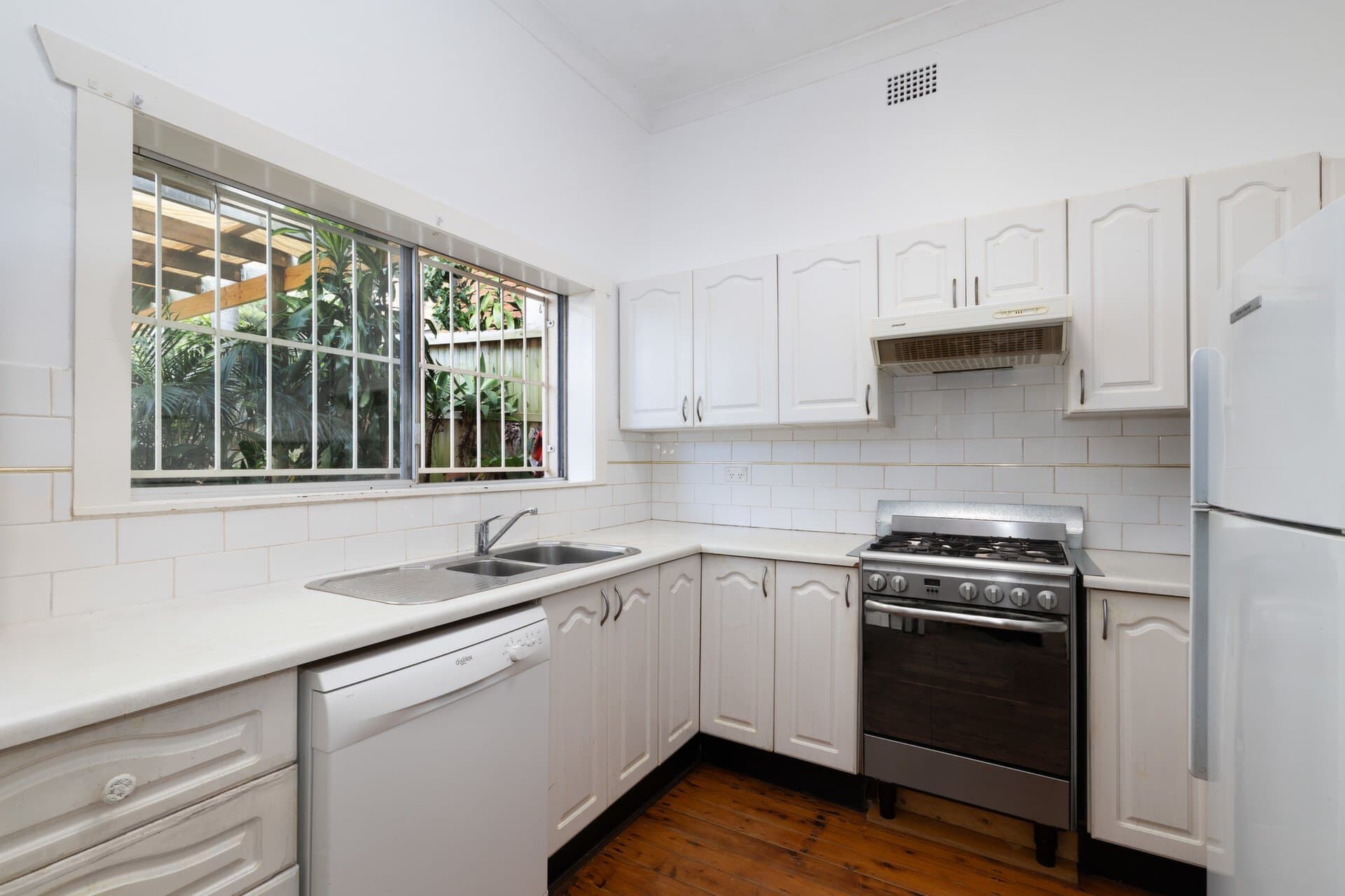 187 Sydney Road, Fairlight, Fairlight - Thumbnail 4