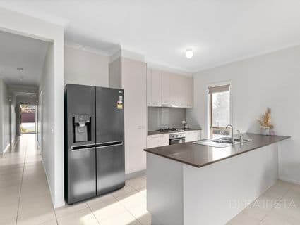 70 Wattletree Street, Craigieburn - Thumbnail 4