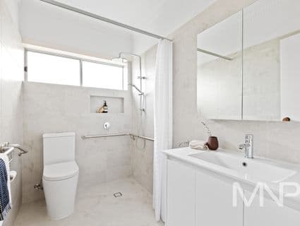404, Kew East - Thumbnail 6