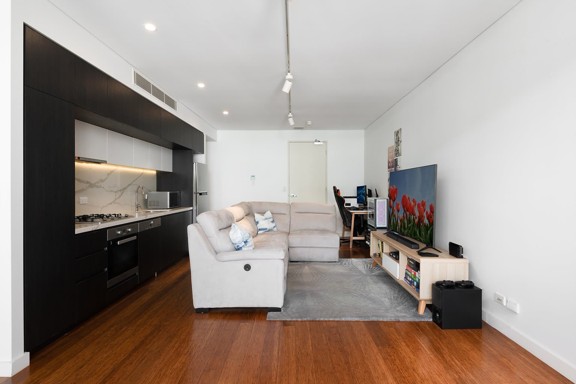 69/21 Bay Drive, Meadowbank - Thumbnail 2