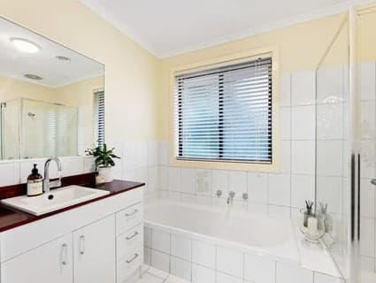 8 Swansea Court, Craigieburn - Thumbnail 7