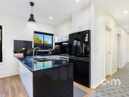 3/8 Avalon Avenue, Broadmeadows - Thumbnail 3