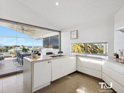 9A Mahlberg Avenue, Woodlands - Thumbnail 8