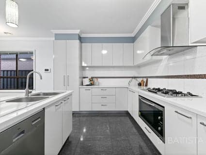 21 Bottlebrush Road, Craigieburn - Thumbnail 8