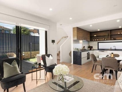 4/4 Grover Street, Pascoe Vale - Image 1