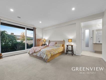56 Strettle Crescent, Cranbourne North - Thumbnail 2