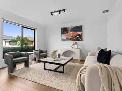 8 Gairdner Street, Manor Lakes - Thumbnail 4