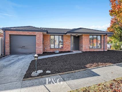 16 Oakgrove Drive, Narre Warren South - Image 1