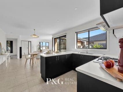 16 Oakgrove Drive, Narre Warren South - Thumbnail 3