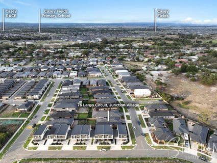76 Largo Circuit, Junction Village - Thumbnail 2