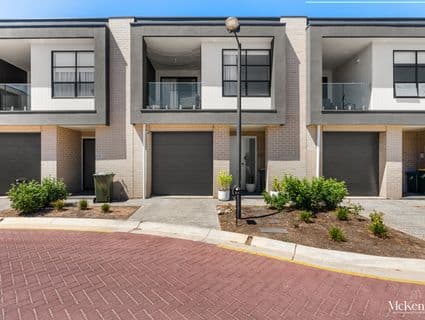 24 Harley Place, Findon - Image 1