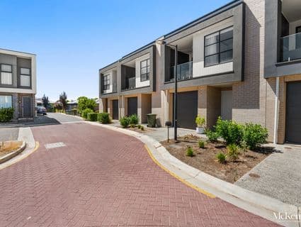 24 Harley Place, Findon - Thumbnail 2
