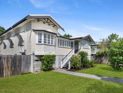 25 Haig Street, Pimlico - Image 1