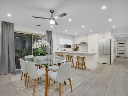 28 Lucerne Circuit, Pakenham - Thumbnail 2