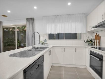 28 Lucerne Circuit, Pakenham - Thumbnail 3