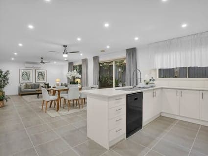 28 Lucerne Circuit, Pakenham - Thumbnail 4
