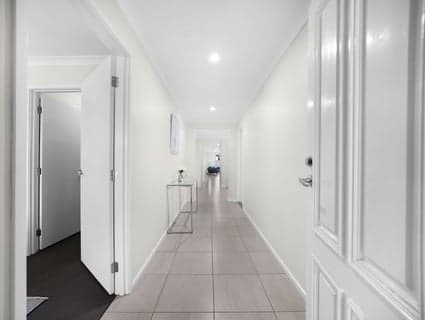 6 Heathcote Road, Manor Lakes - Thumbnail 8