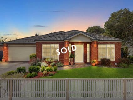 8 Banksia Grove, Pakenham - Image 1