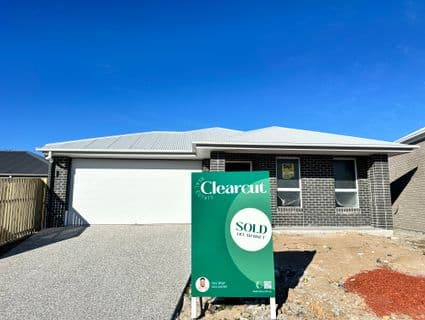 4 Oak Way, GREENBANK, Greenbank - Image 1