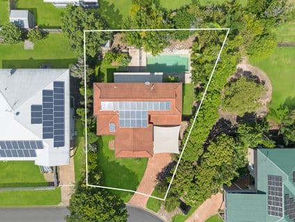 14 Faye Avenue, Scarness - Thumbnail 2