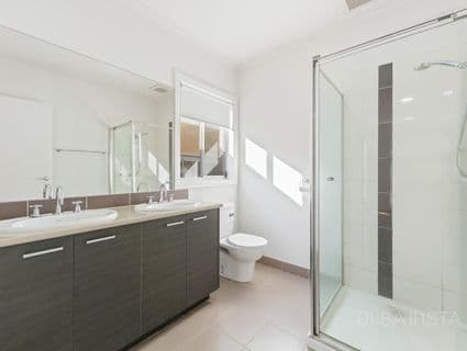 46 Kinglake Crescent, Craigieburn - Thumbnail 3