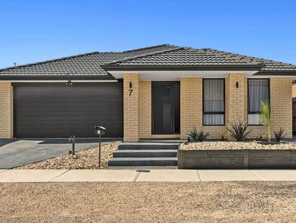 7 Sunset Avenue, Harkness - Image 1