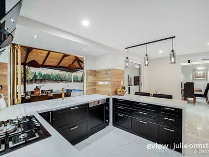 16 Outlook Drive, Edgewater - Image 1