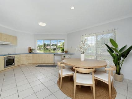 9 Logan Street, Douglas - Thumbnail 2