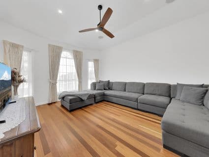 150 Hothlyn Drive, Craigieburn - Thumbnail 5