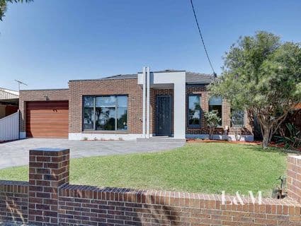 162 Railway Crescent, Dallas - Thumbnail 2
