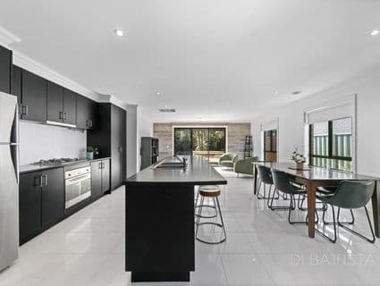 18 Brushwood Circuit, Roxburgh Park - Thumbnail 5