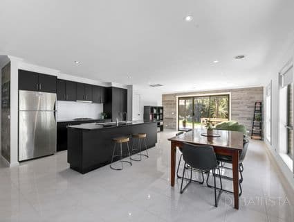18 Brushwood Circuit, Roxburgh Park - Thumbnail 6