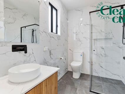 92 Tuscan Circuit, Greenbank - Thumbnail 4