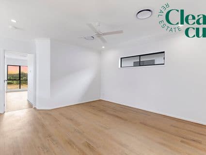 92 Tuscan Circuit, Greenbank - Thumbnail 7
