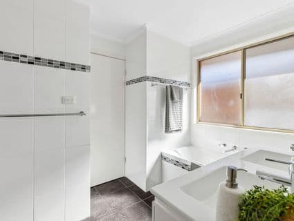 61 Shakespeare Drive, Delahey - Thumbnail 6
