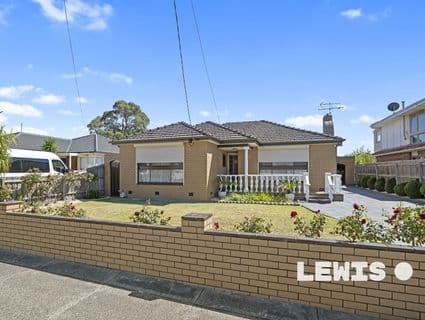 18 Talbot Street, Hadfield - Image 1