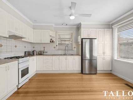 16 Laurel Court, Hastings - Image 1