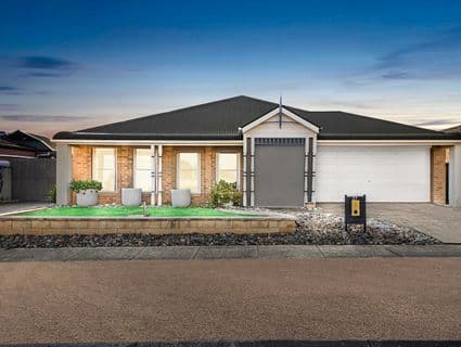 27 Clarence Street, Manor Lakes - Image 1