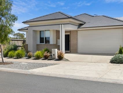 15 Paddock Circuit, Sunbury - Image 1