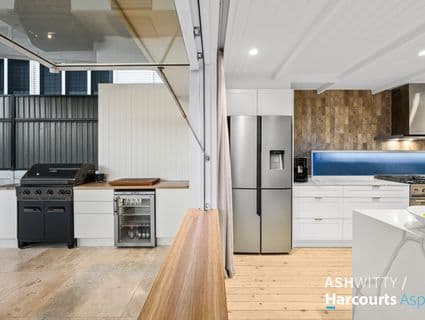 84 Dutton Street, Coolangatta - Thumbnail 8