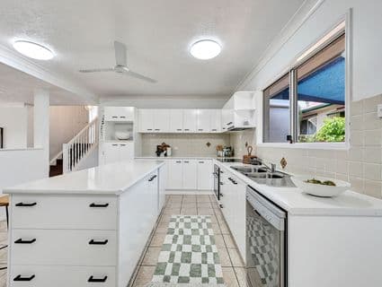 13 Scenic Drive, Mount Louisa - Thumbnail 8