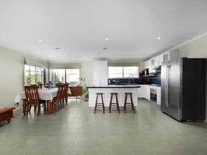 82 Eureka Drive, Manor Lakes - Thumbnail 8