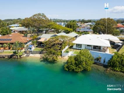2/2 Crystal Waters Drive, Tweed Heads - Thumbnail 2
