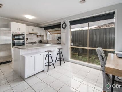 8 Forsyth Court, Cranbourne North - Thumbnail 5