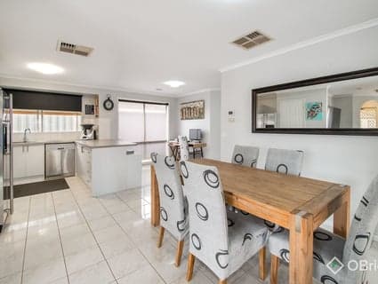 8 Forsyth Court, Cranbourne North - Thumbnail 7